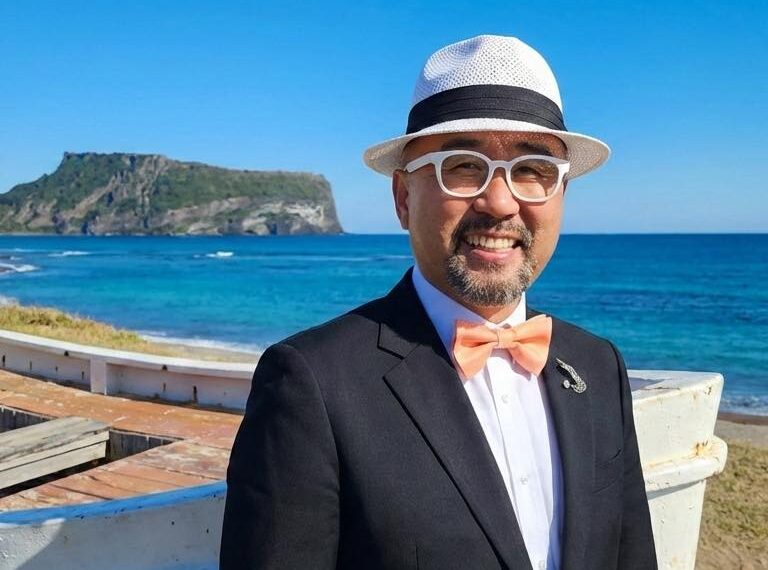 조직의 그림자를 벗어나 세상의 주인공으로